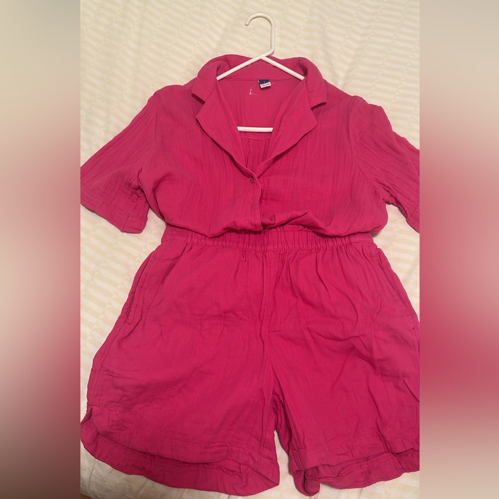 Old Navy Fuchsia Button-Up and short set